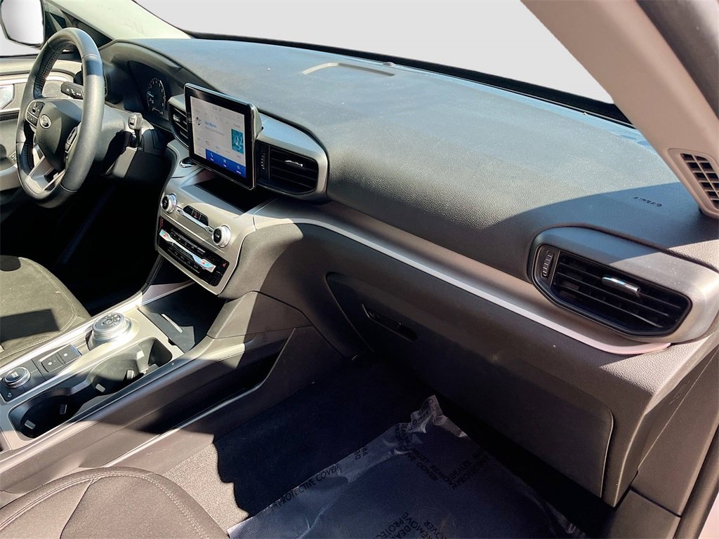 Used 2022 Ford Explorer XLT image 29