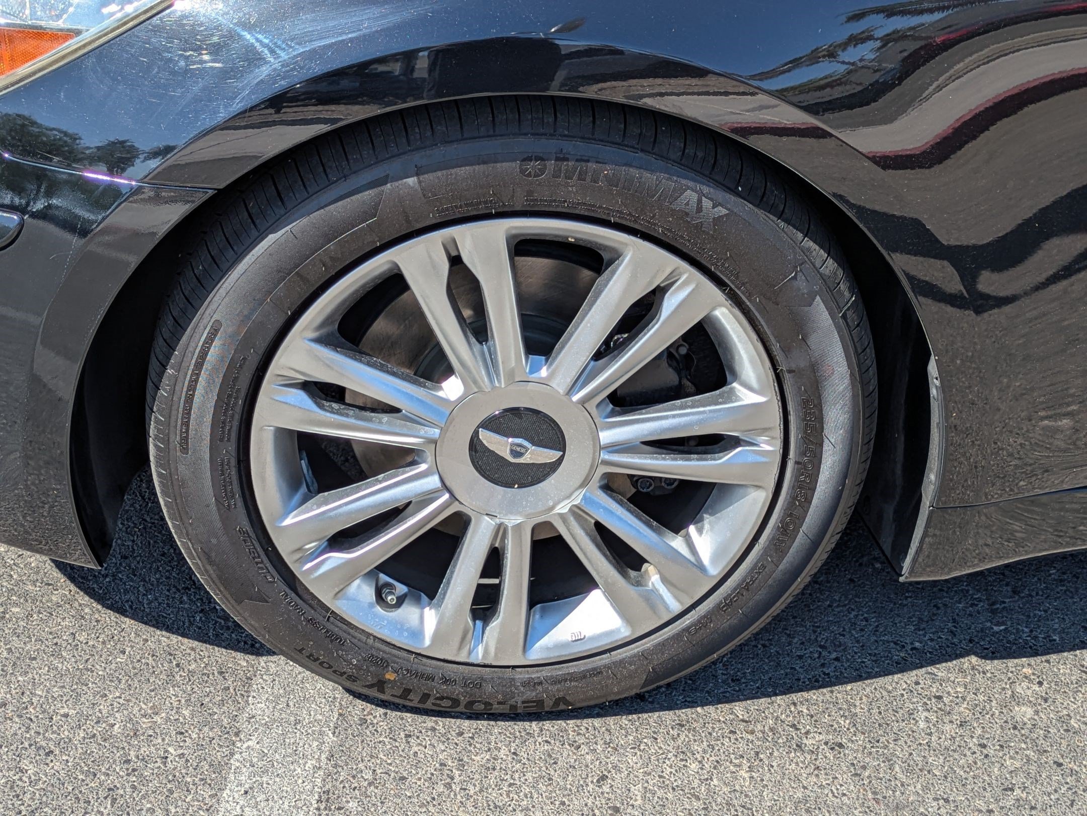 Used 2011 Hyundai Genesis 4.6 RWD image 12