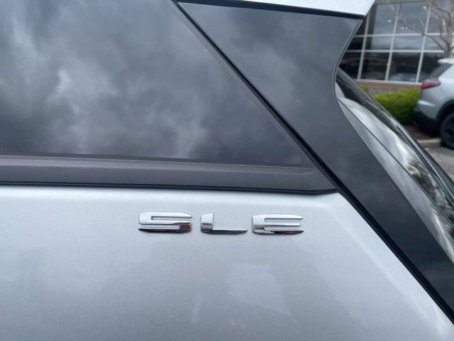 Used 2022 GMC Terrain SLE image 17