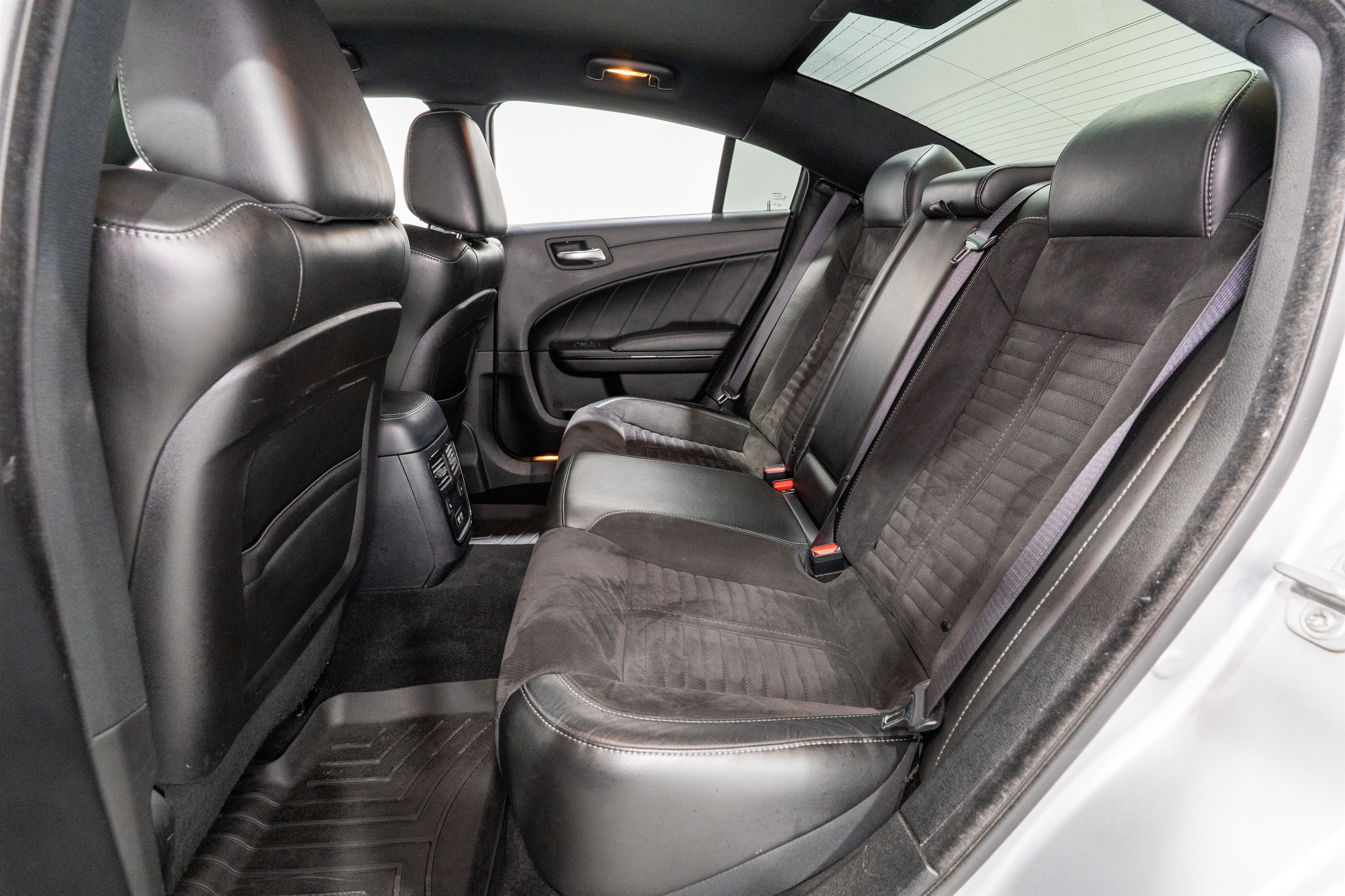 Used 2020 Dodge Charger R/T w/ Daytona Edition Group RWD image 29