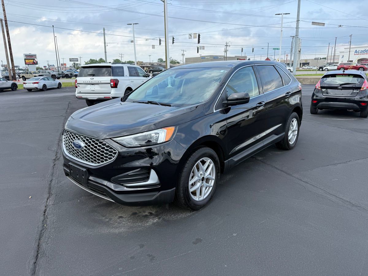 Used 2024 Ford Edge SEL image 2