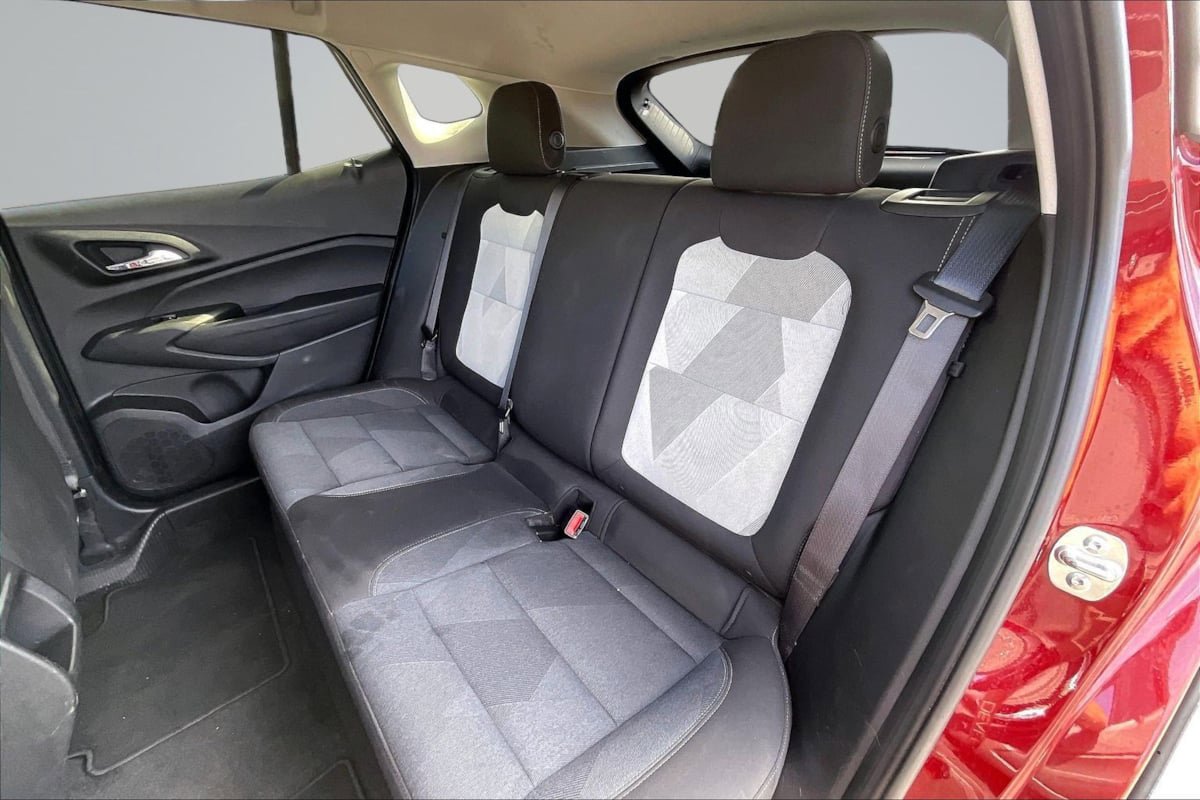 Used 2025 Chevrolet Trax LS FWD image 26