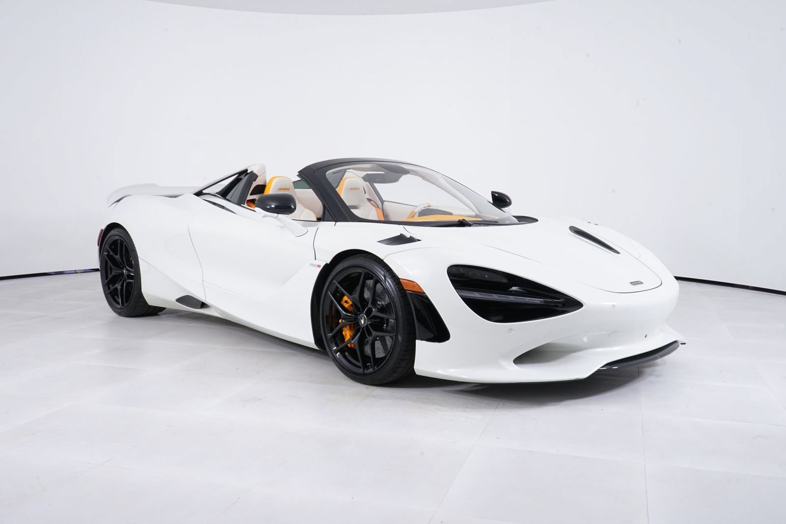Used 2024 McLaren 750S Spider RWD image 9
