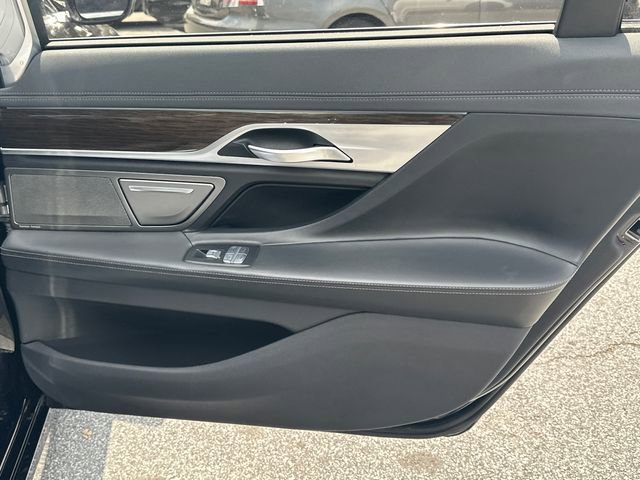Used 2020 BMW 740i w/ Premium Package RWD image 16