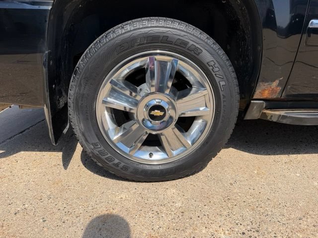 Used 2010 Chevrolet Suburban LTZ AWD/4WD image 10