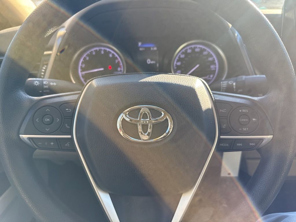 Used 2021 Toyota Camry LE image 7
