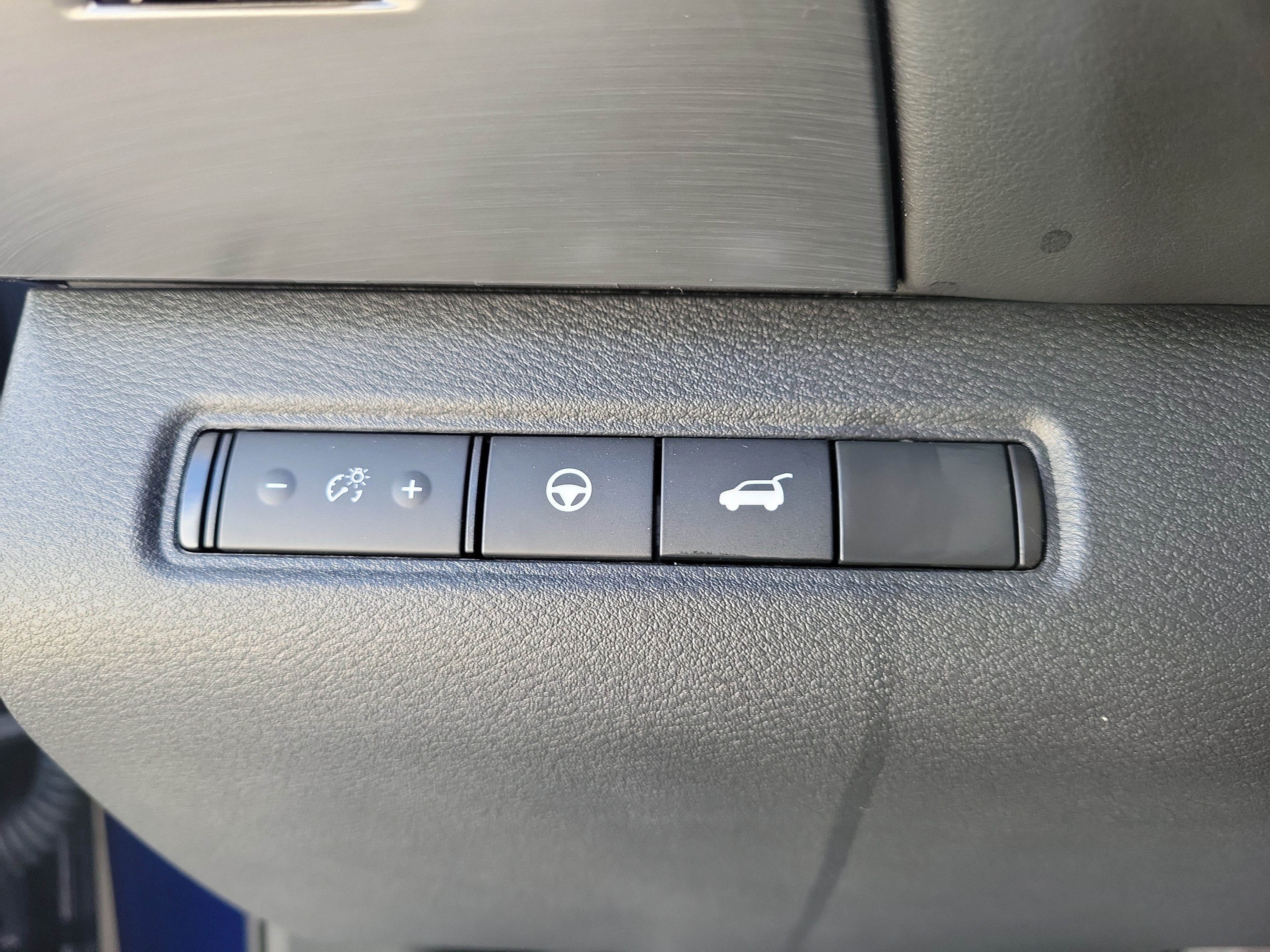 Certified 2025 Nissan Pathfinder SL FWD image 30