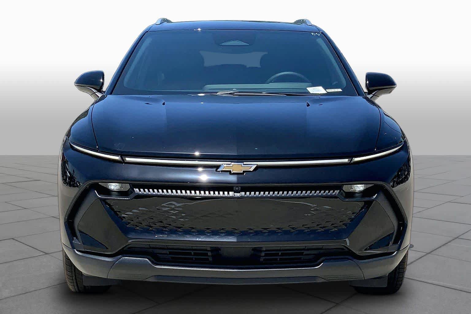 New 2026 Chevrolet Equinox EV LT AWD/4WD image 2