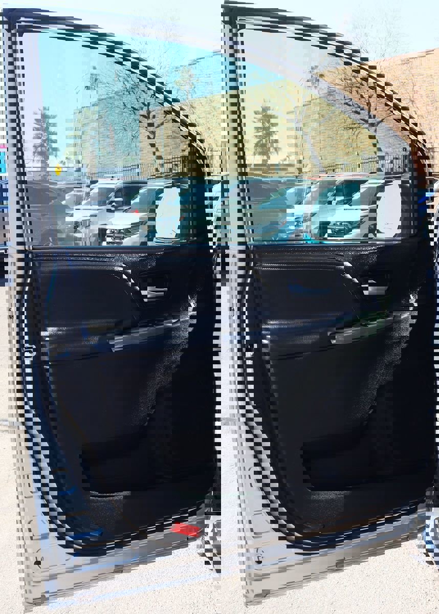 Used 2017 Toyota Sienna SE Premium image 41