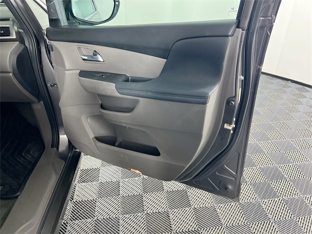 Used 2016 Honda Odyssey Touring Elite image 31