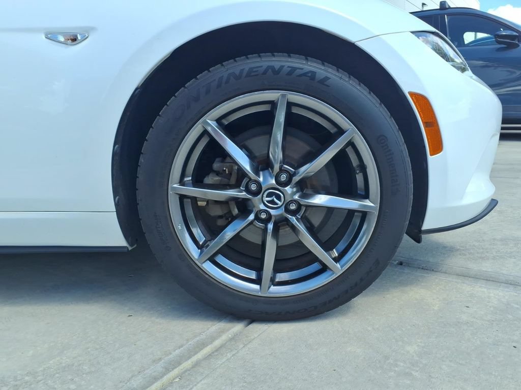 Used 2020 MAZDA MX-5 Miata RF Grand Touring RWD image 9