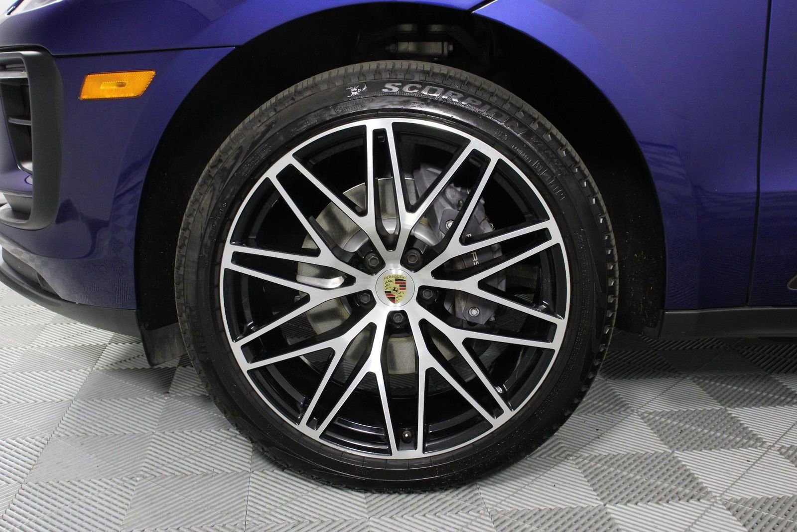Certified 2023 Porsche Macan image 30