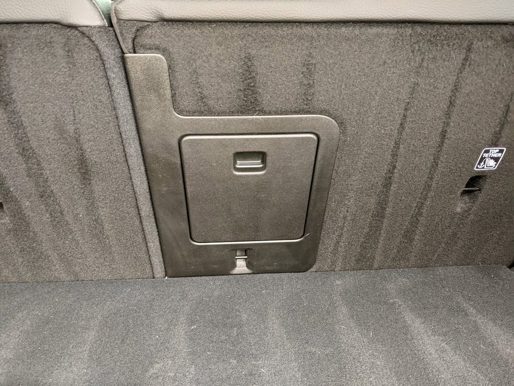 Certified 2025 Volvo V60 B5 Cross Country Plus image 28