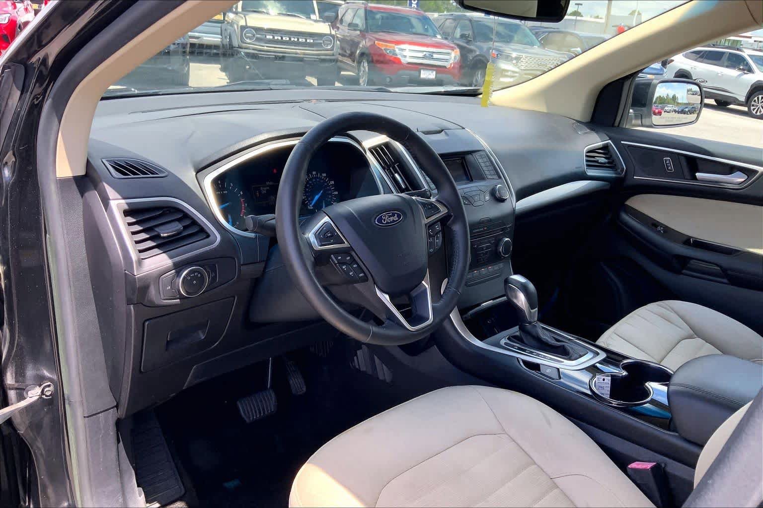 Used 2015 Ford Edge SEL FWD image 17