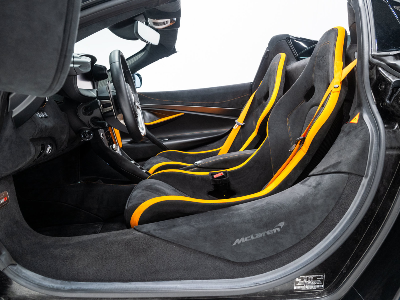 Used 2024 McLaren 750S Spider RWD image 28