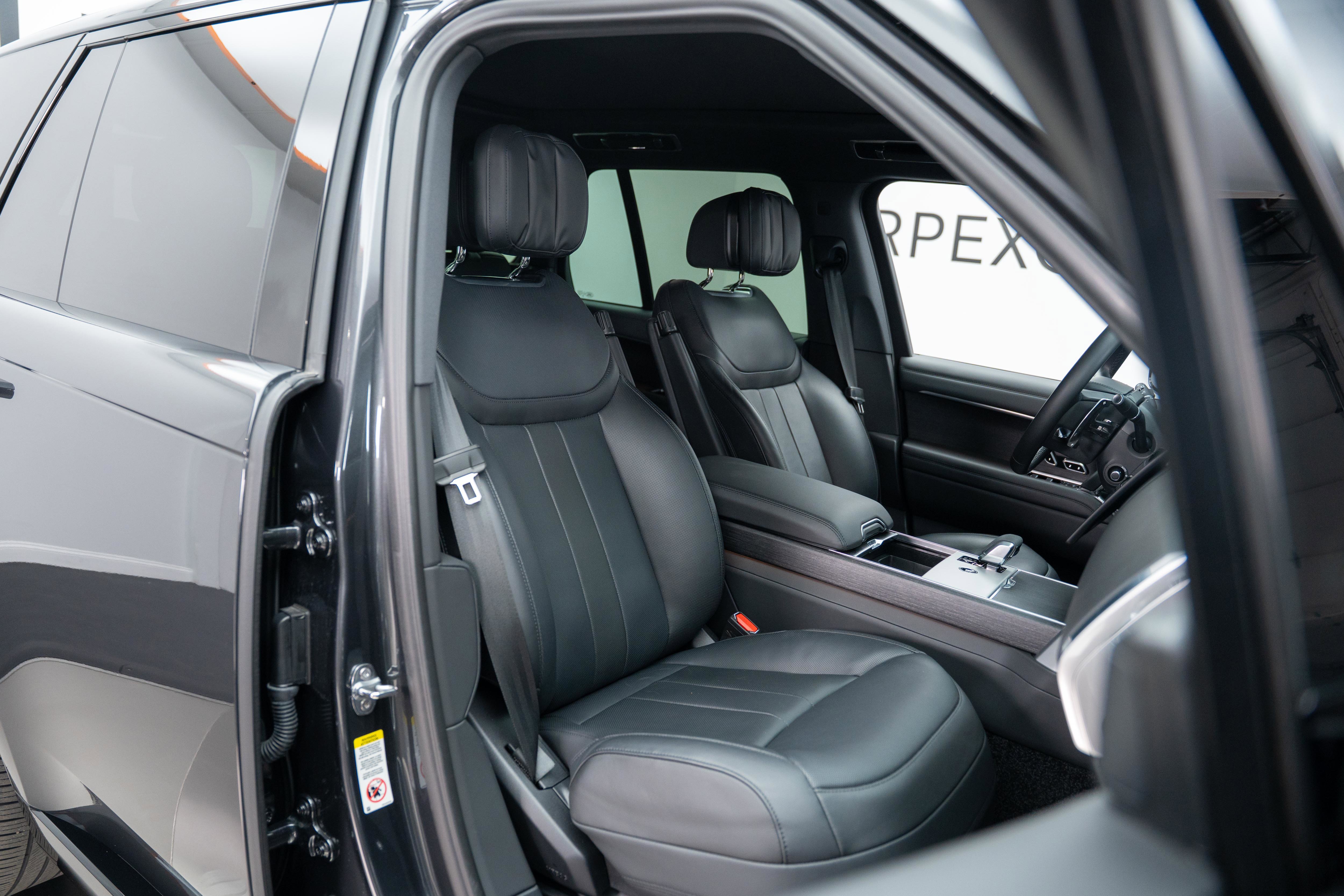 Used 2025 Land Rover Range Rover SE AWD/4WD image 19