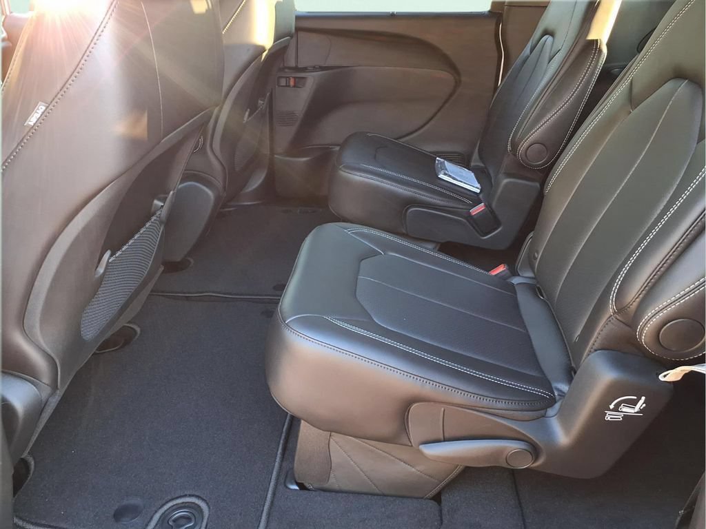 New 2026 Chrysler Voyager LX FWD image 8
