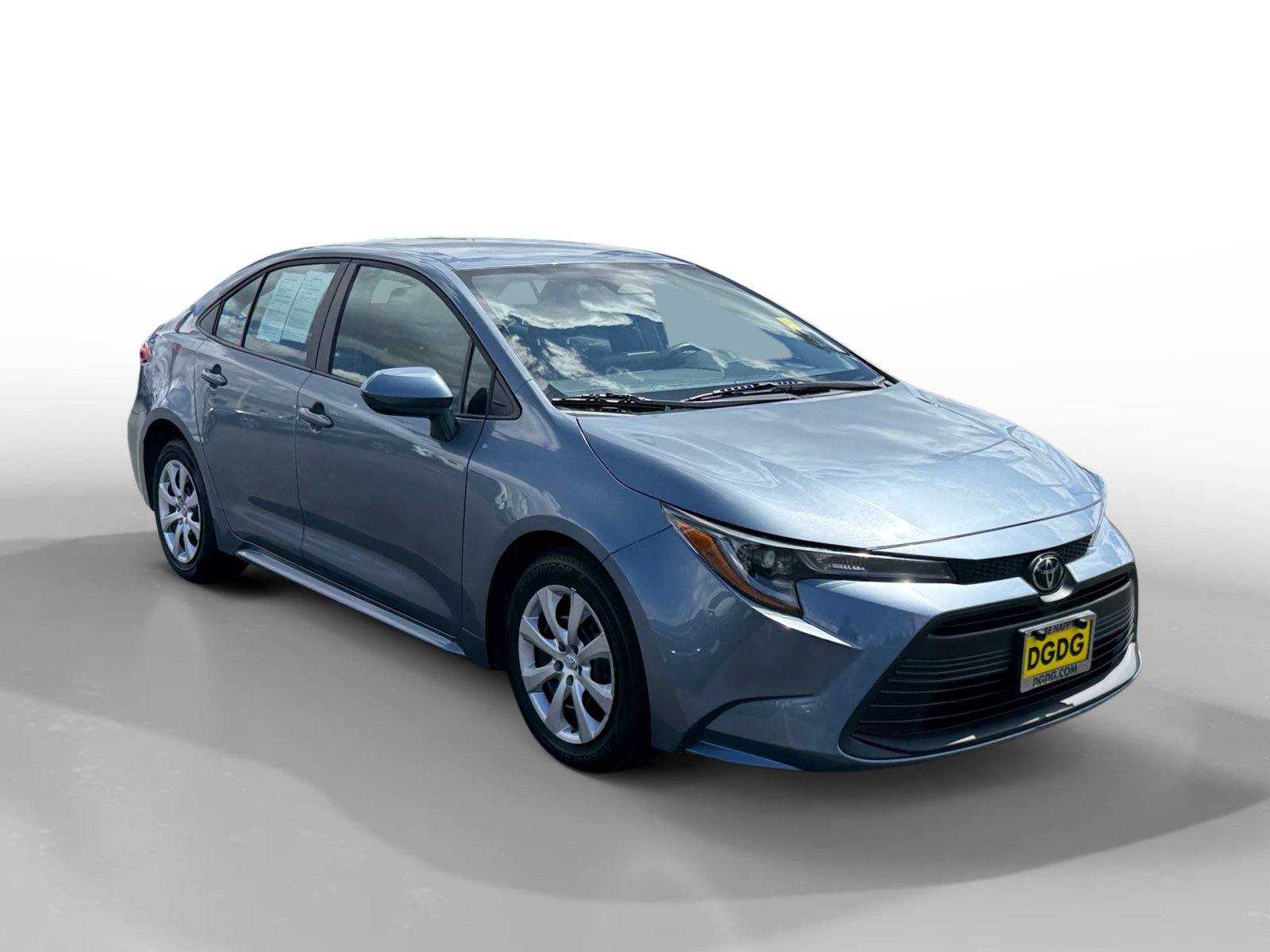 Used 2025 Toyota Corolla LE FWD image 7