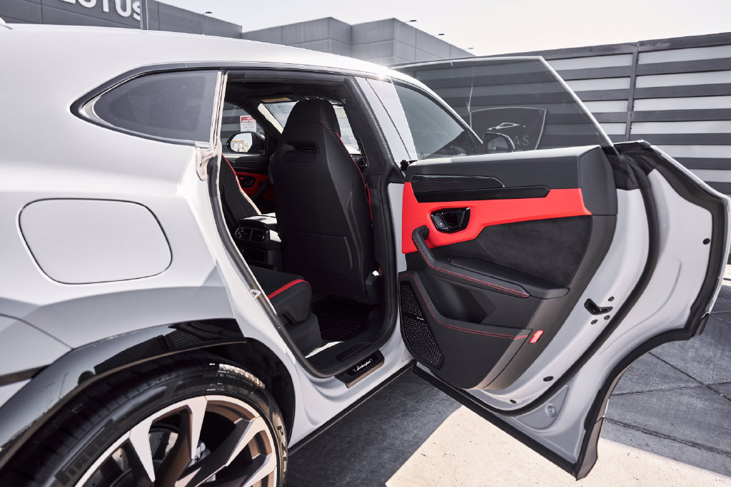 Used 2024 Lamborghini Urus S AWD/4WD image 29