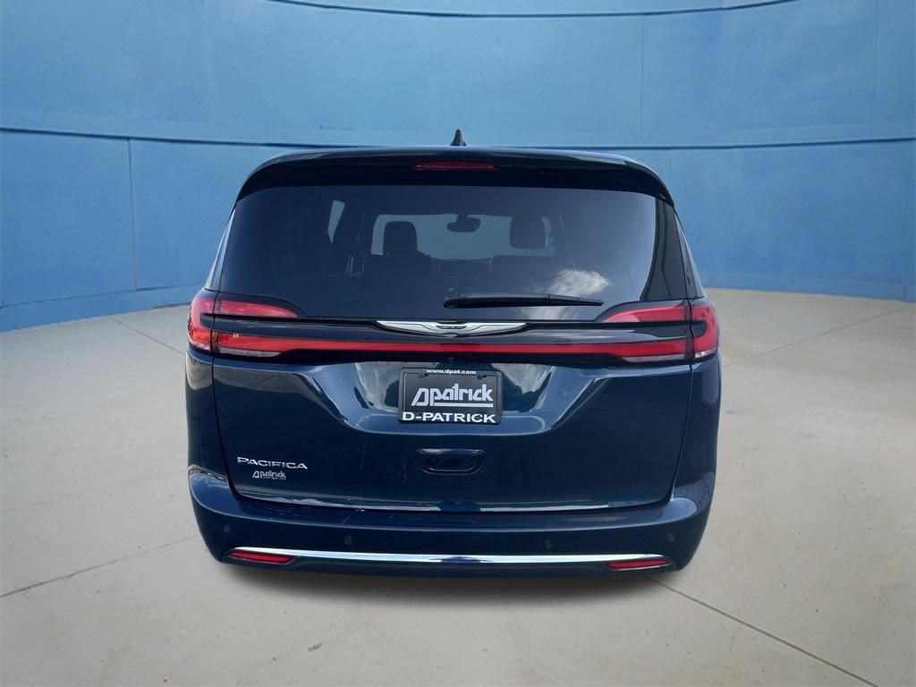 Used 2025 Chrysler Pacifica Select FWD image 10