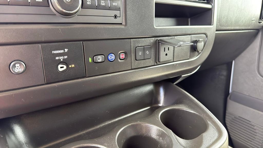 Used 2025 Chevrolet Express 3500 LT w/ LT Preferred Equipment Group image 21