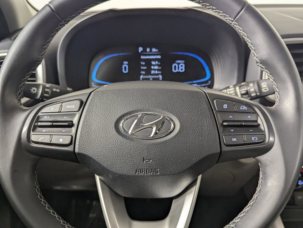 Used 2024 Hyundai Venue SEL image 16
