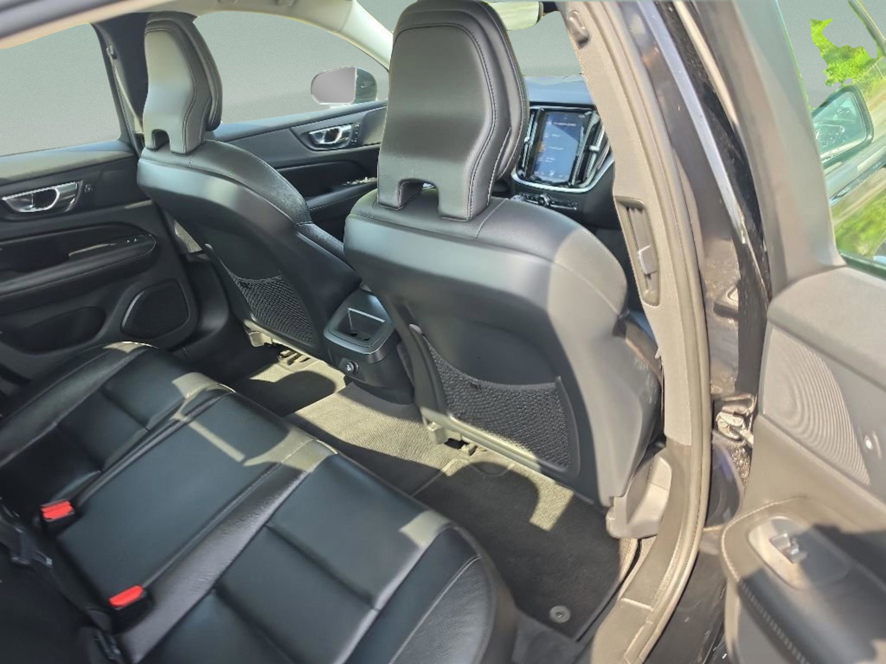 Used 2020 Volvo S60 T5 Momentum FWD image 25
