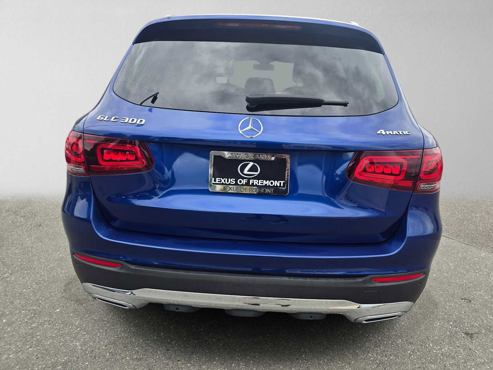 Used 2021 Mercedes-Benz GLC 300 4MATIC image 4