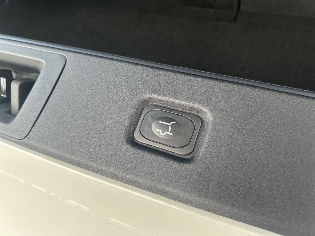 New 2025 Ford Expedition Active image 21