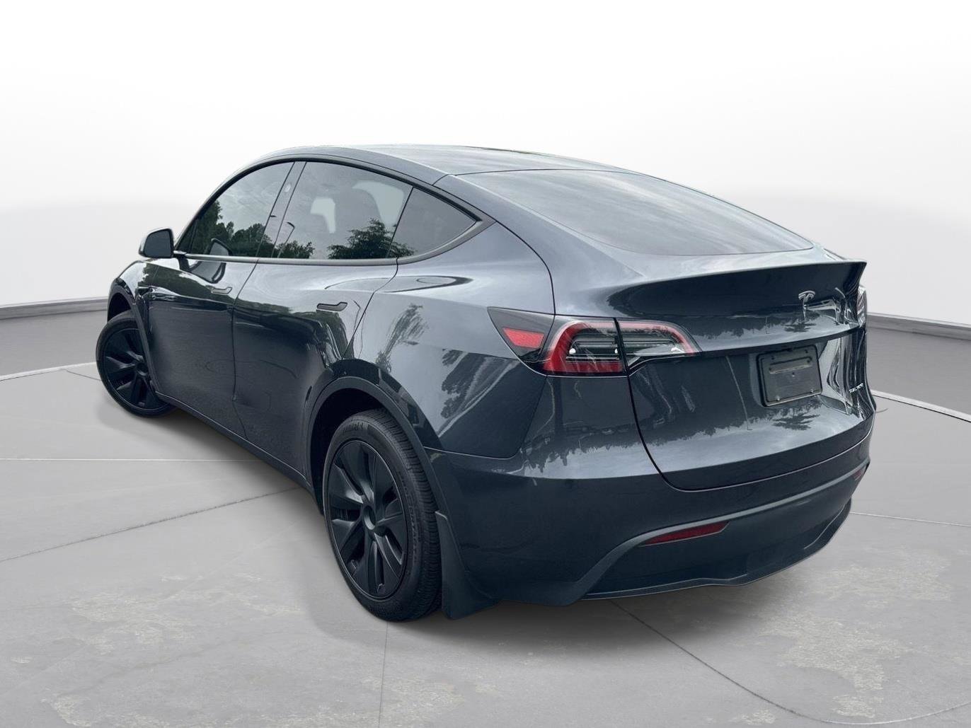 Used 2025 Tesla Model Y Long Range AWD/4WD image 8