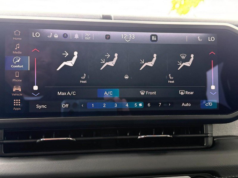Used 2025 Jeep Wrangler Unlimited Sahara AWD/4WD image 37