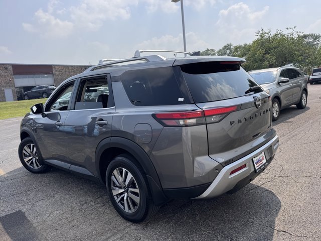 Used 2023 Nissan Pathfinder SL w/ Black Appearance Package image 26