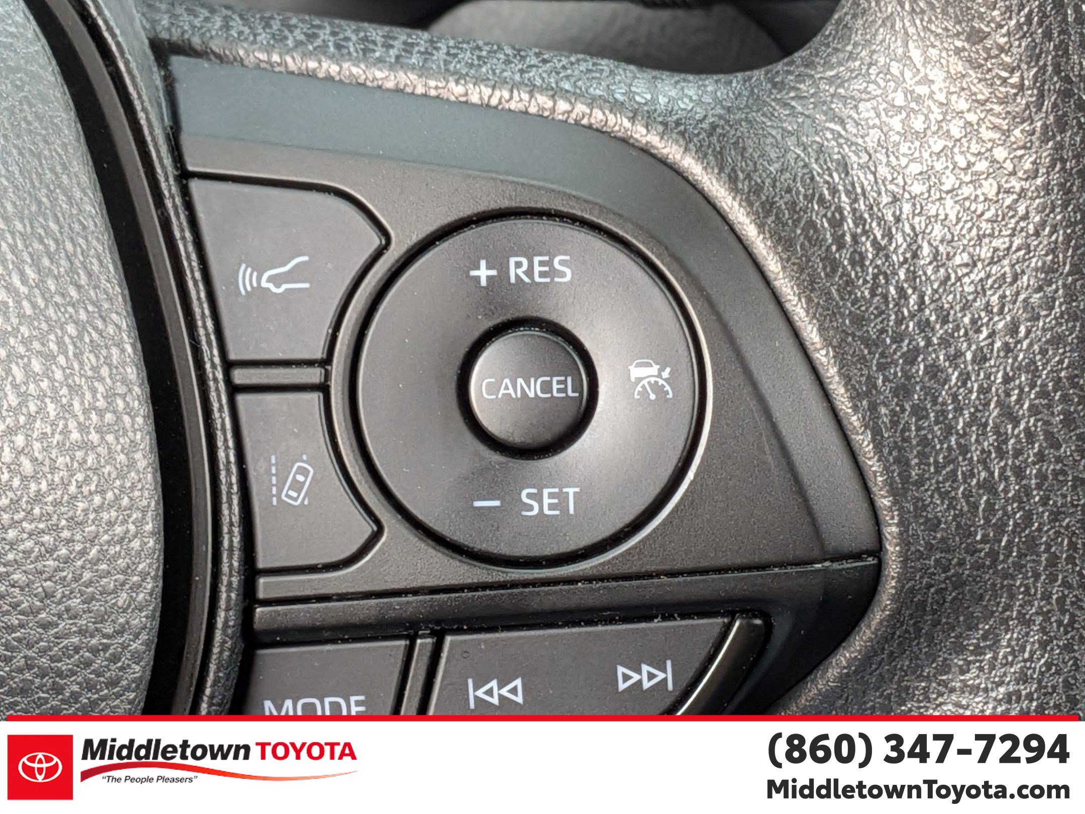 Used 2025 Toyota RAV4 XLE image 20
