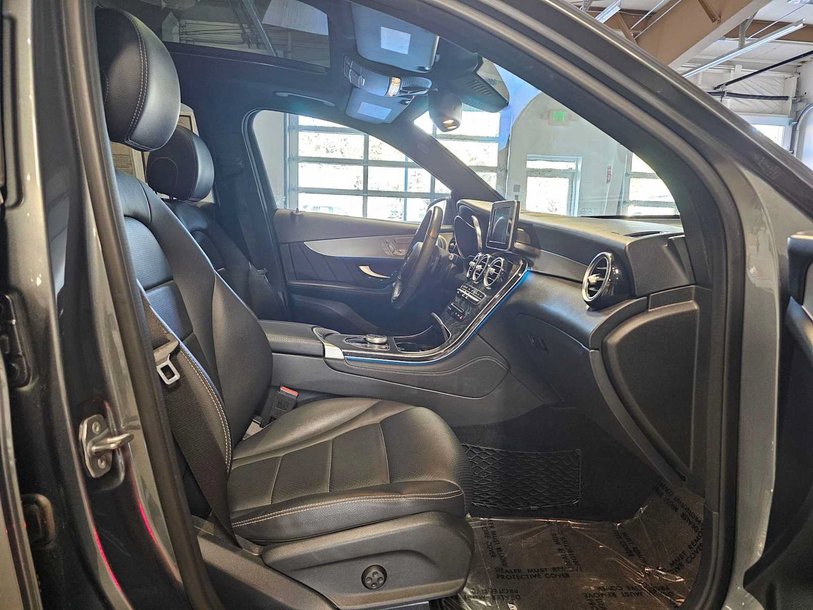 Used 2019 Mercedes-Benz GLC 300 4MATIC image 10