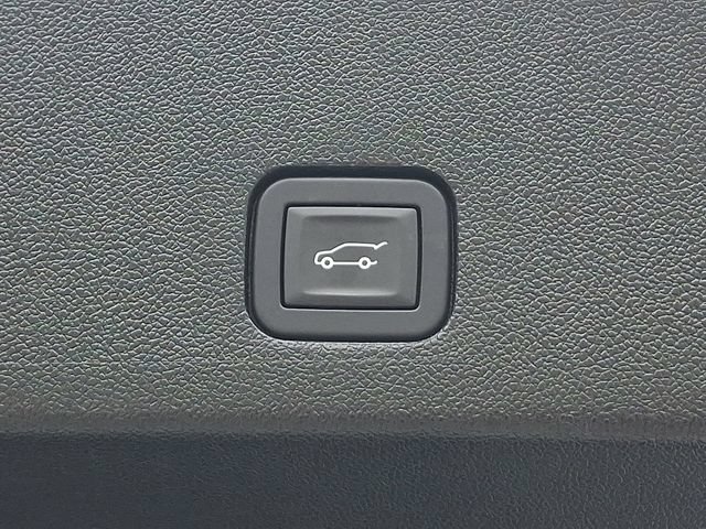 Used 2025 Cadillac XT6 Premium Luxury w/ LPO, Floor Liner Package AWD/4WD image 31