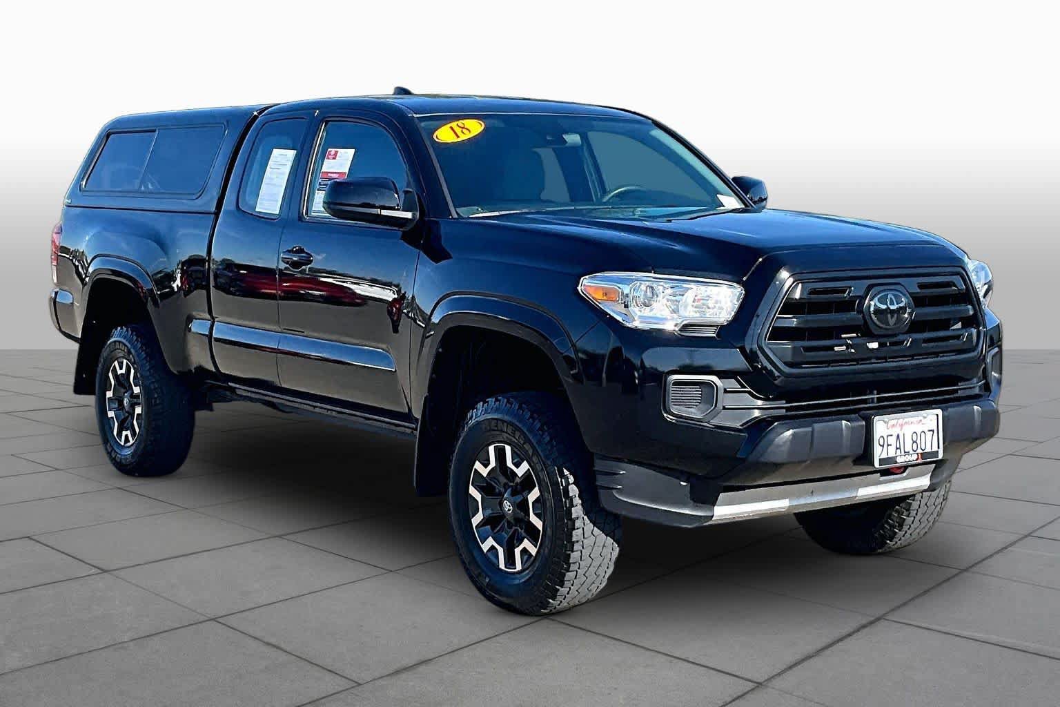 Used 2018 Toyota Tacoma SR AWD/4WD image 2