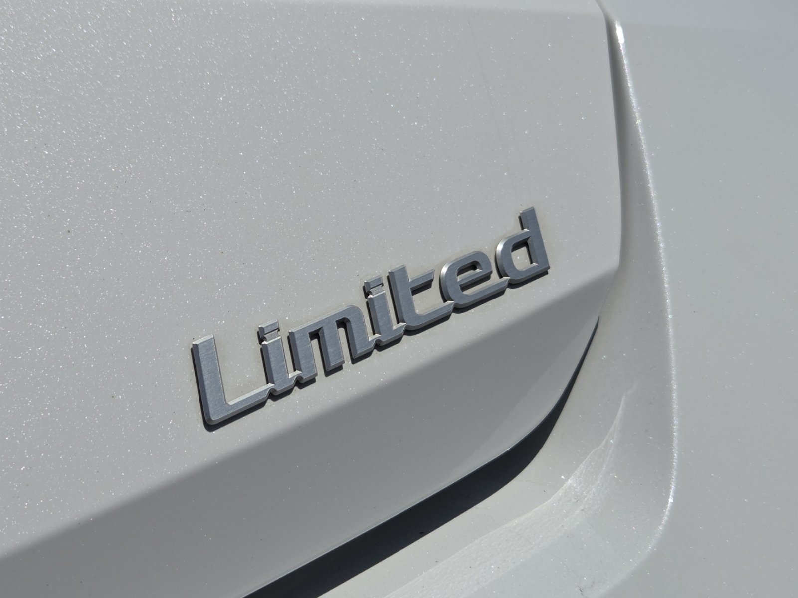 Used 2024 Hyundai Elantra Limited FWD image 16