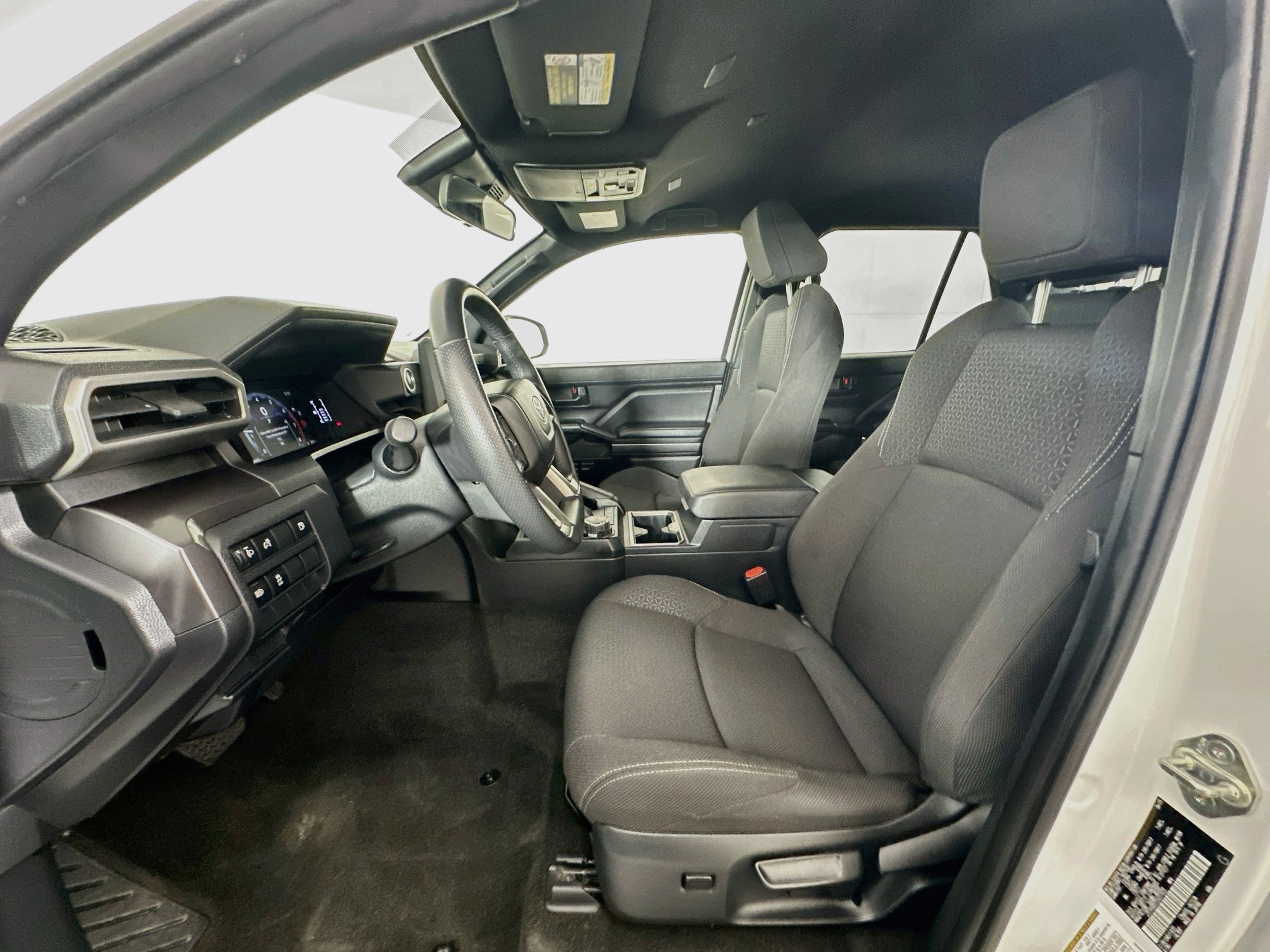 Used 2025 Toyota 4Runner SR5 AWD/4WD image 13