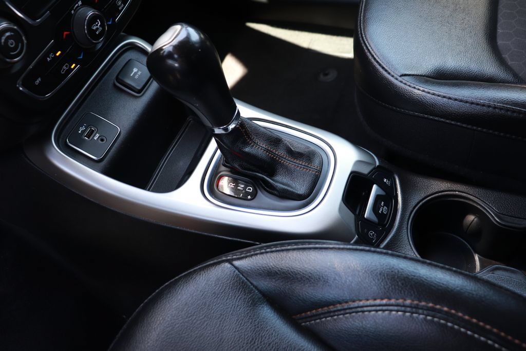Used 2020 Jeep Compass Latitude FWD image 16