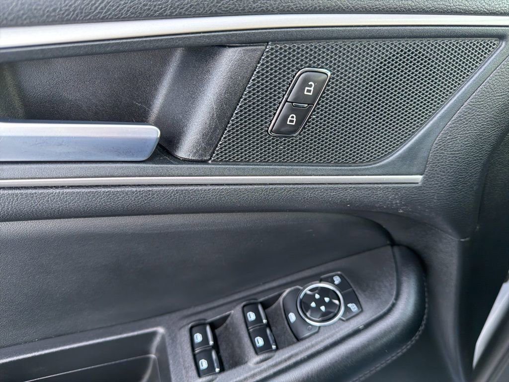 Used 2024 Ford Edge SEL image 26