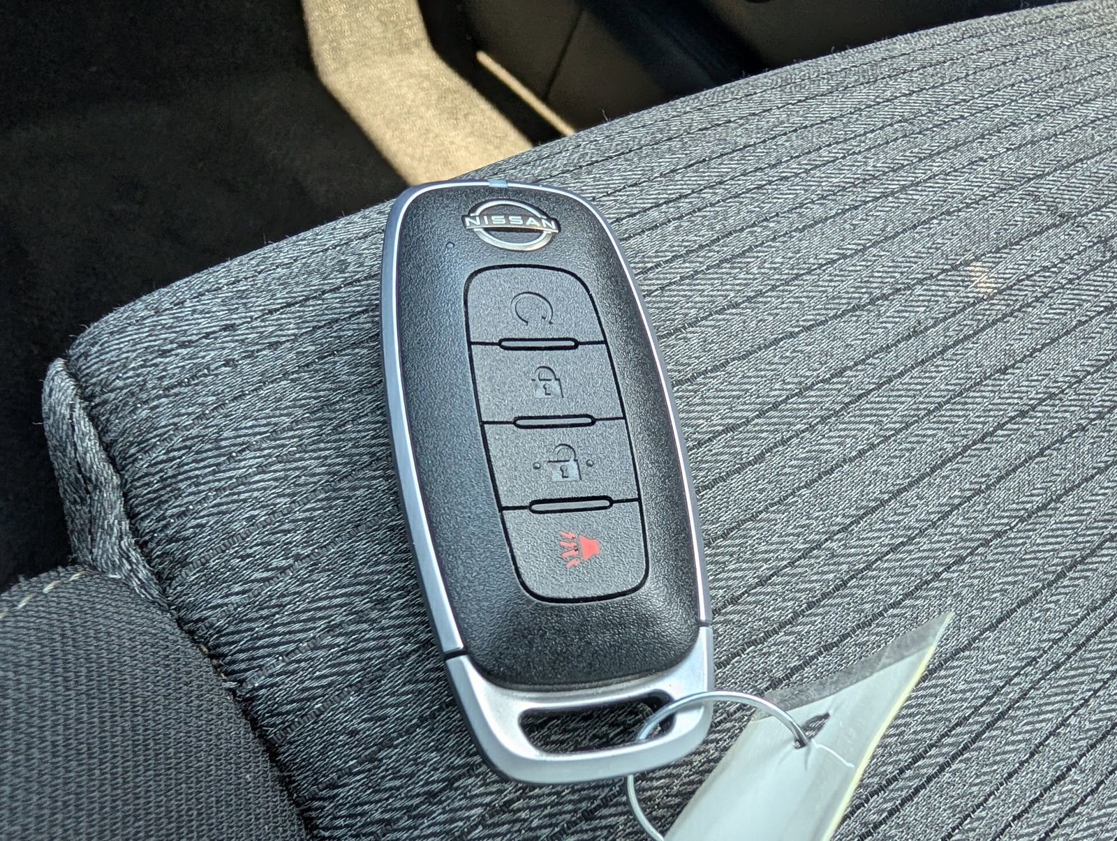 Used 2023 Nissan Rogue SV image 32