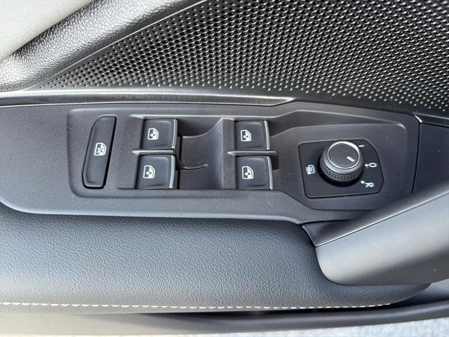 New 2026 Volkswagen Tiguan SE R-Line image 15