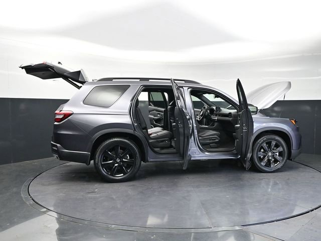 Certified 2025 Honda Pilot Black Edition image 41