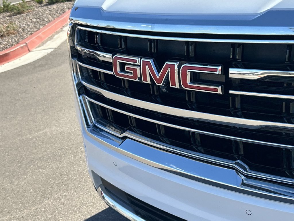 Used 2023 GMC Yukon SLT w/ SLT Luxury Package AWD/4WD image 31