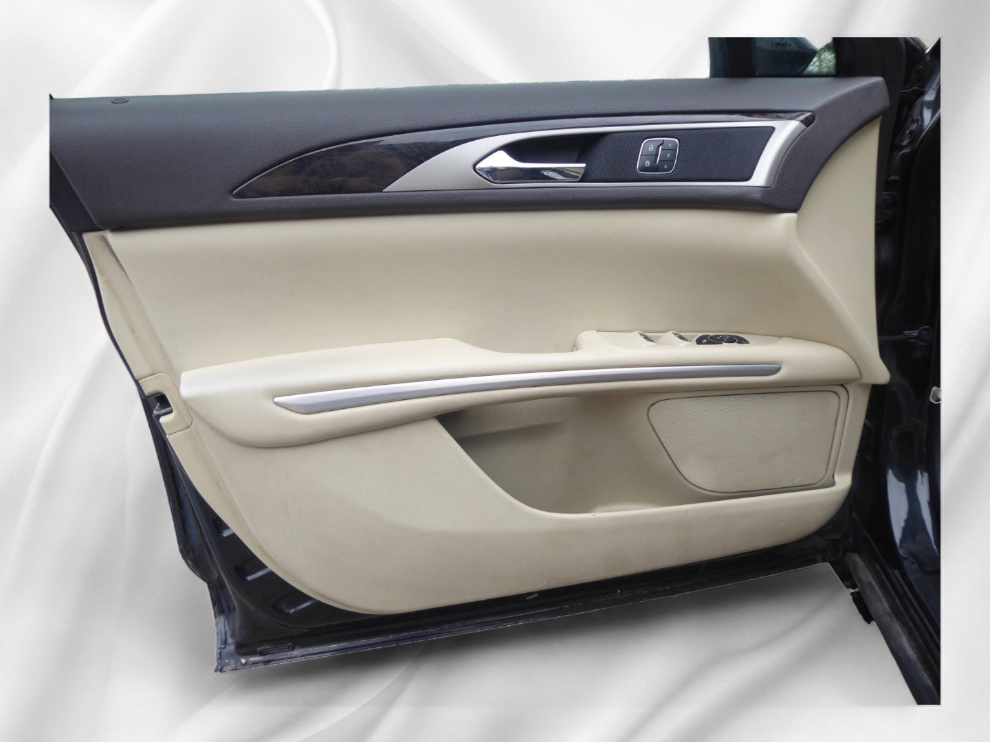 Used 2014 Lincoln MKZ w/ Equipment Group 101A Select image 22