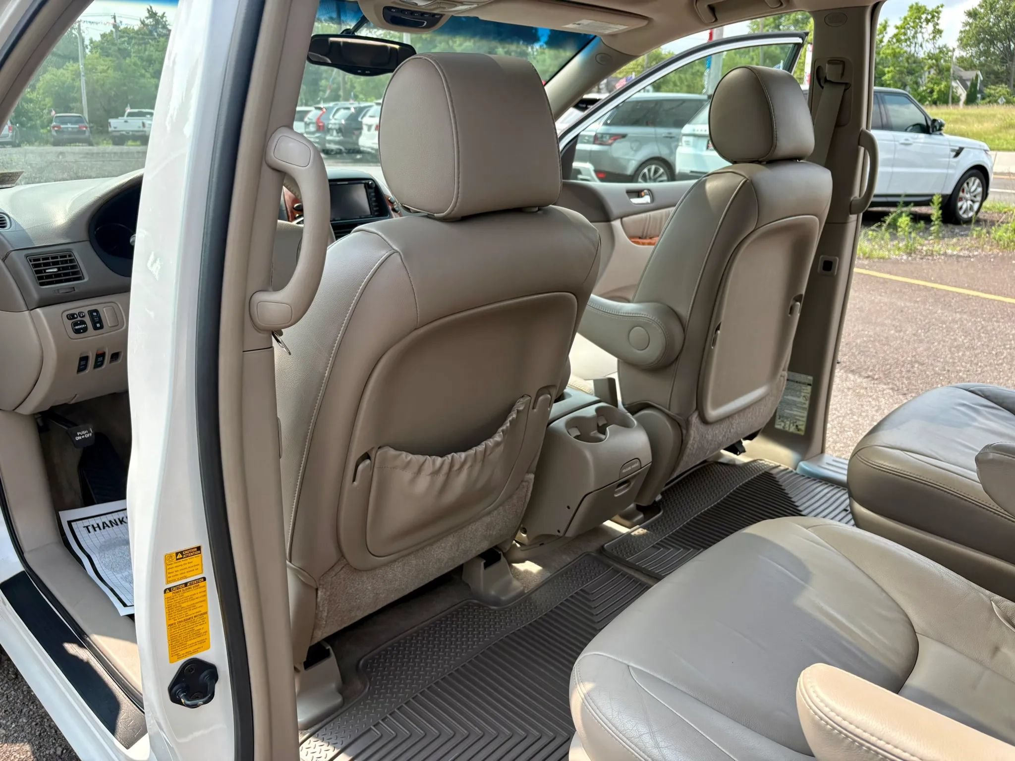 Used 2006 Toyota Sienna XLE w/ XLE Pkg 8 FWD image 18