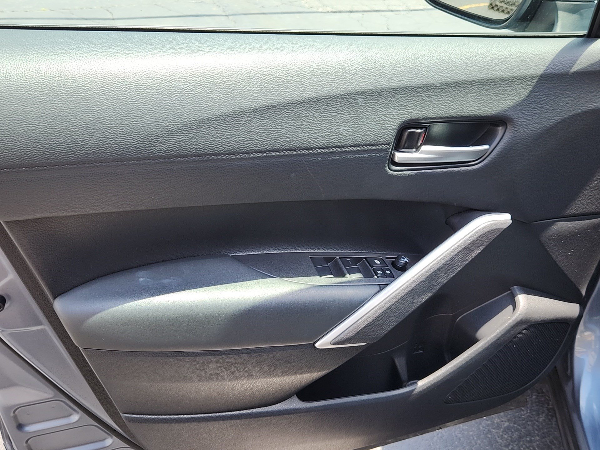 Certified 2025 Toyota Corolla Cross XLE FWD image 10
