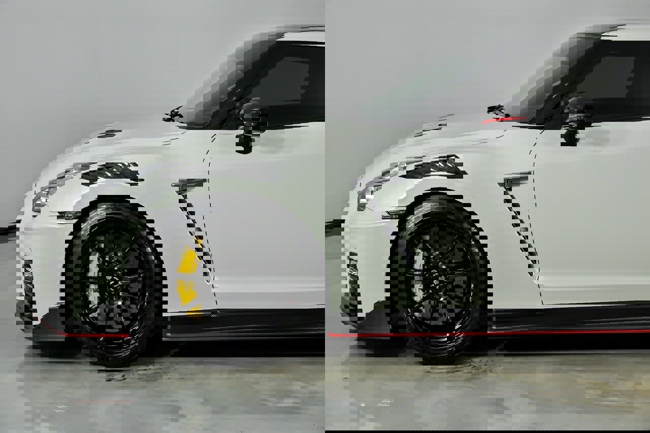 Used 2020 Nissan GT-R NISMO AWD/4WD image 7