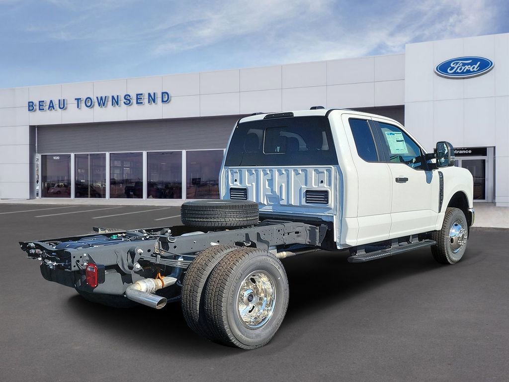 New 2025 Ford F350 XL w/ XL Chrome Package image 4