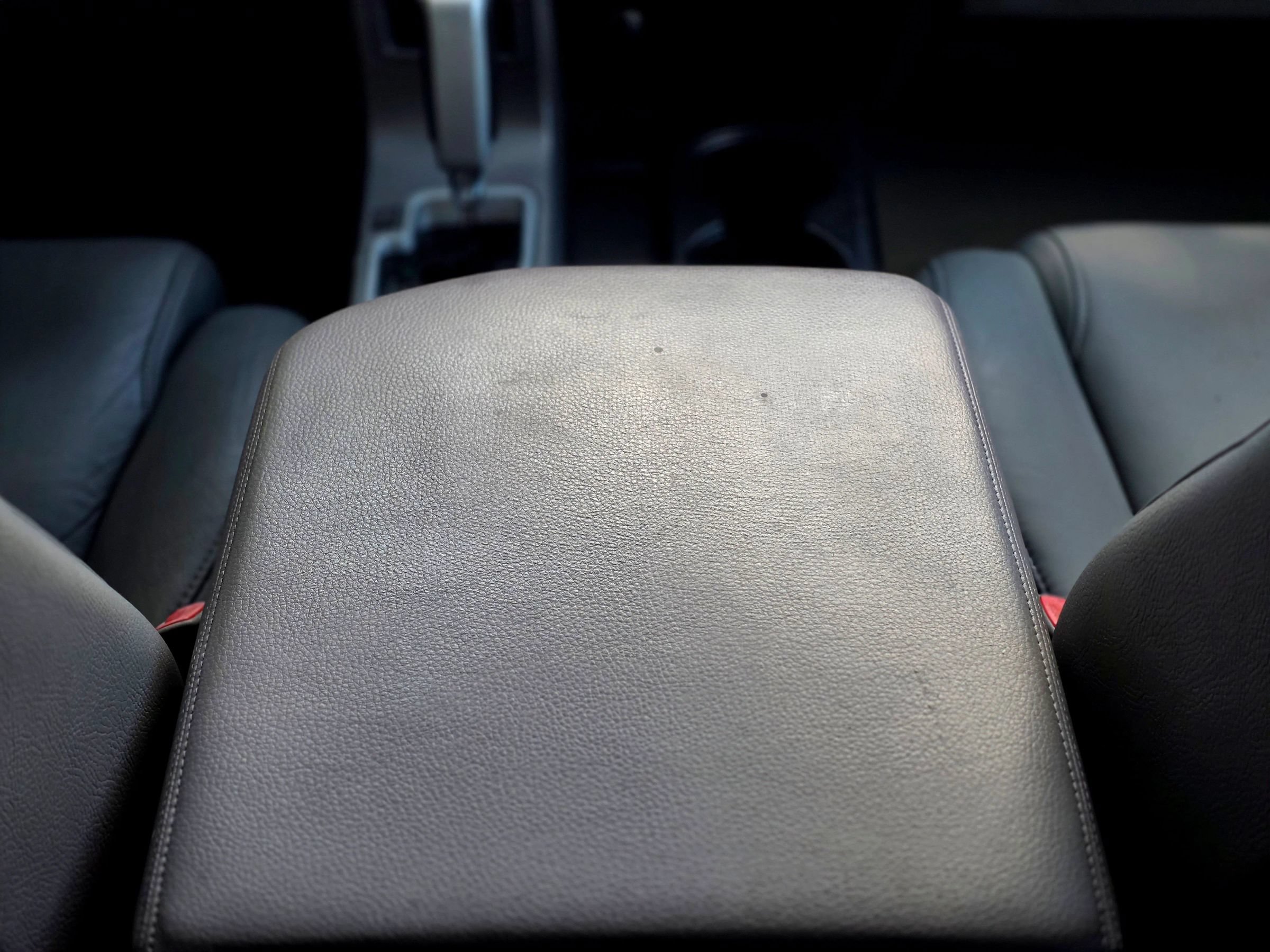Used 2011 Toyota Sequoia Limited AWD/4WD image 32
